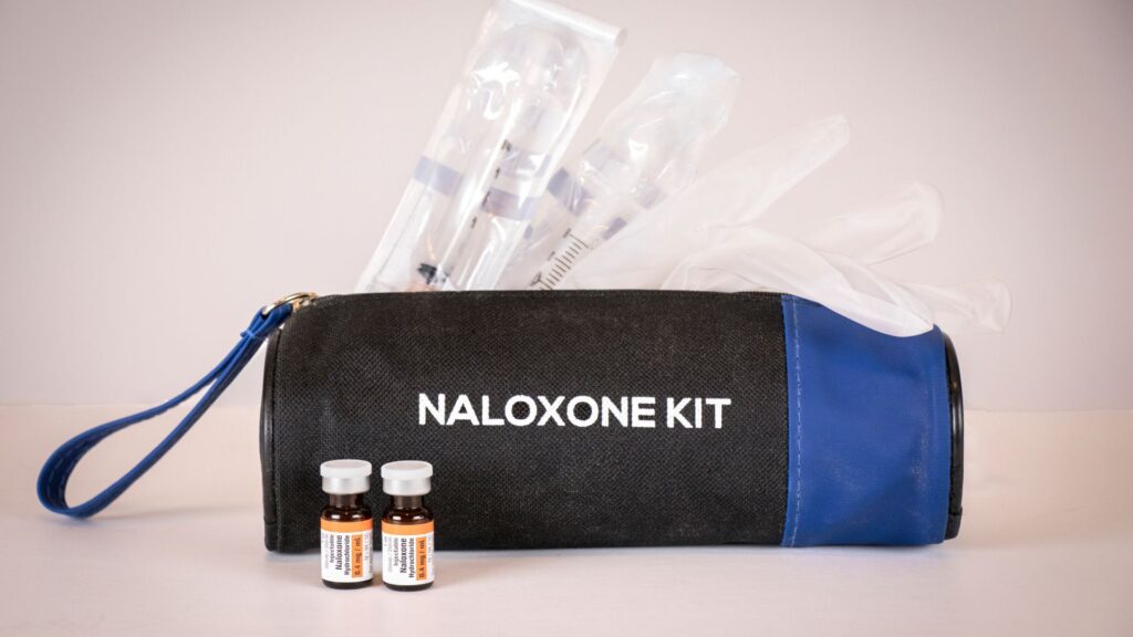 naloxone kit
